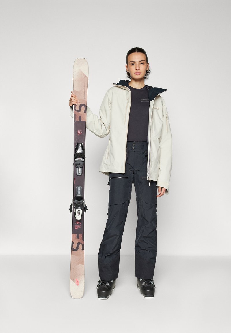Norrøna outfit